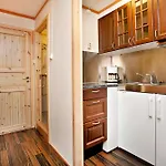 Sandmoen Bed & Breakfast, Free Parking Motell