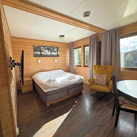 Sandmoen Bed & Breakfast, Free Parking Motell