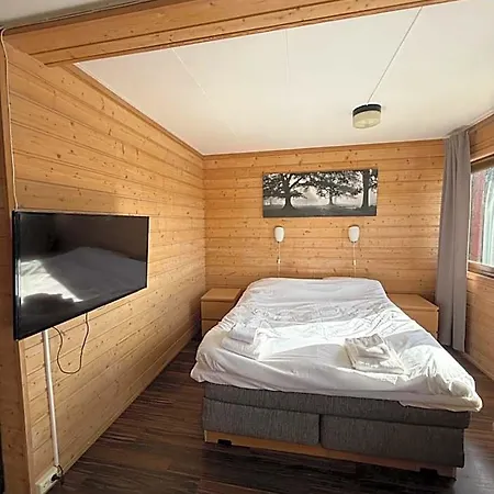 Sandmoen Bed & Breakfast, Free Parking מוטל