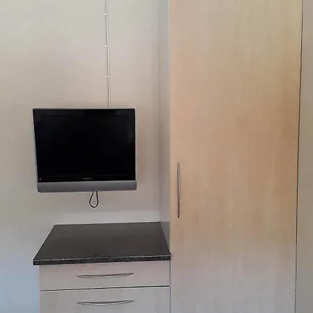 Sandmoen Bed&breakfast, Free Parking Motel 2*