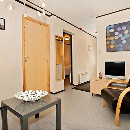 Sandmoen Bed & Breakfast, Free Parking 모텔